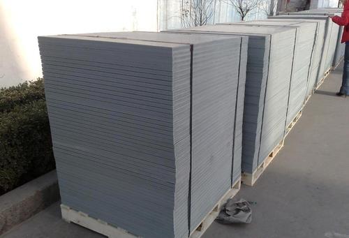 <a href=http://m.cnqzsy.com/ target=_blank class=infotextkey>免燒磚托板</a>的種類